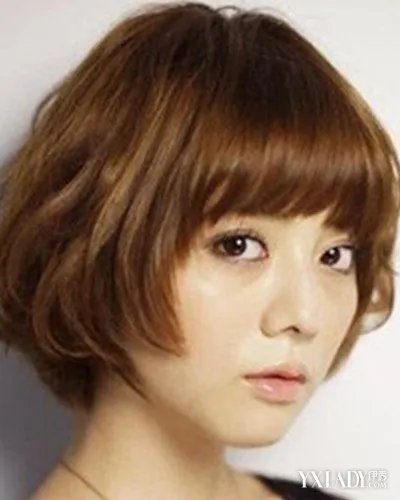 胖人圆脸短发发型设计推荐4款发型完美修饰脸型