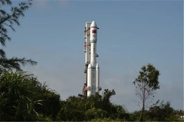 长征七号在点火时,为何在尾焰的颜色中会有蓝色?