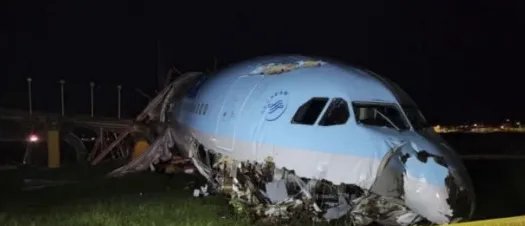 一架韩国客机在菲律宾机场失控后发生事故,机体受损严重,目前情况如何?