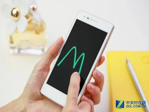 性能不落伍 599元起双卡四核/八核手机荐