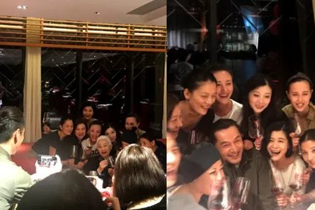 女孩获胡歌赠票并与其拍照留念 后者话剧巡演完毕与众人欢庆