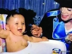 迈克尔杰克逊的一生和哪些明星合作过？