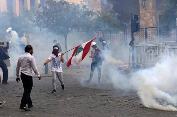 黎巴嫩首都发生大规模示威活动  黎巴嫩大规模示威