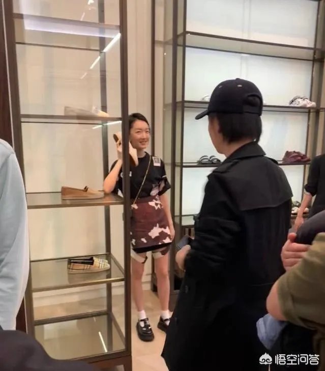 你如何看待赵薇和黄有龙之间的感情?