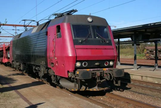 全国铁路车票预售期调整为15天，做出此次调整的原因是什么？