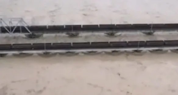 四川8100吨重车压梁应对洪峰过境 重车压梁应对洪峰