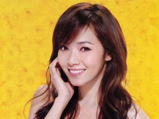 侯佩岑如何谈小儿子?