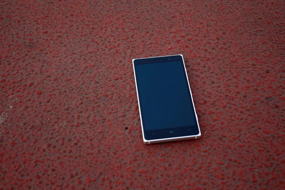 昔日巨头遗作 诺基亚WP8.1版Lumia 830评测