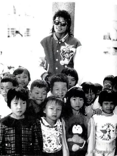 迈克尔杰克逊的一生和哪些明星合作过？