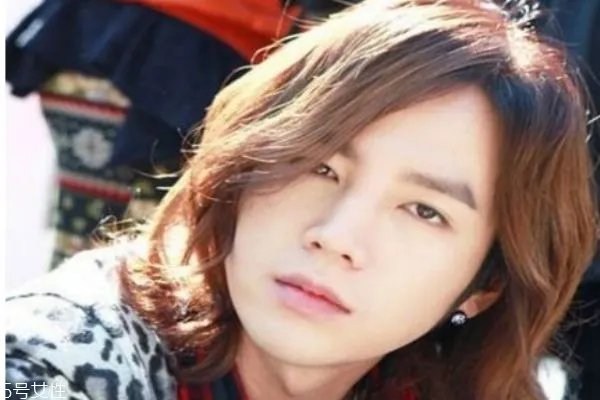 男生长发发型有哪些 男生留长发有几种发型