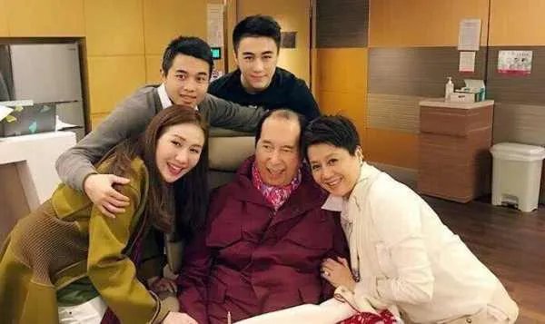 赌王最小儿子何猷佳照片,赌王四太儿子何猷佳怎么死的