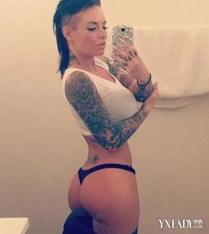 美国AV女星ChristyMack克里斯蒂马克电臀迷人怎样练成小翘臀