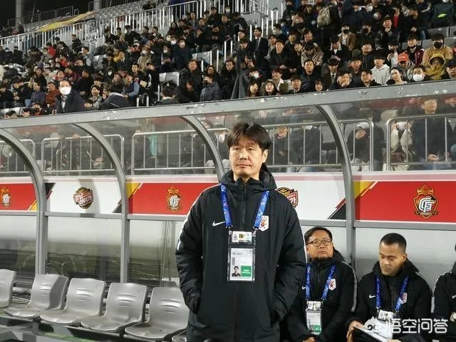 鲁能亚冠比赛你如何看待李霄鹏的换人？换人就丢分是否合理？客场拿一分是不是太可惜？