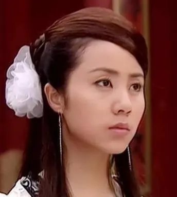 孙莉年轻时照片:当年的女娲居然是她