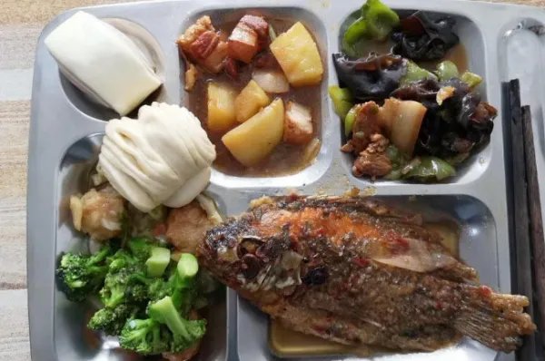 公司规定员工倒掉3次午餐将开除？