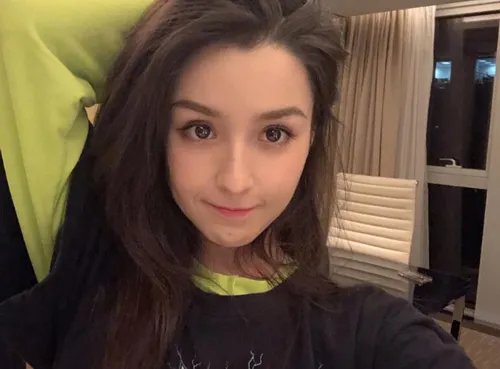 哈尼克孜蜡烛门怎么回事 被土豪弄进医院是真的吗