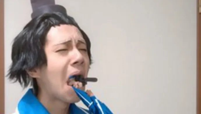 这个日本COS神还原,连表情都很到位!