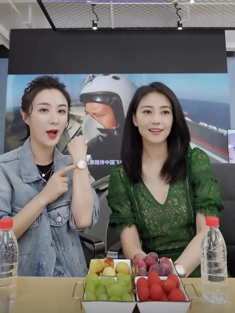 高圆圆生图气色憔悴，但依旧有着什么样的气质？