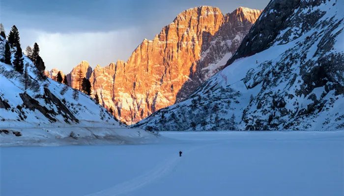 中国第一次登上珠穆朗玛峰是哪一年