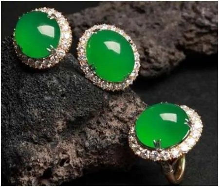 中国人为何爱翡翠？