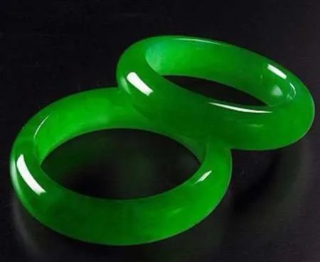 中国人为何爱翡翠？