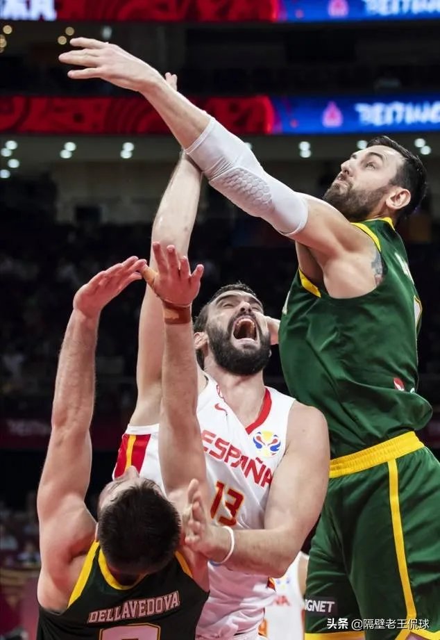 输球又输人!博古特赛场挑衅裁判,赛后辱骂观众,他会不会被追加处罚?