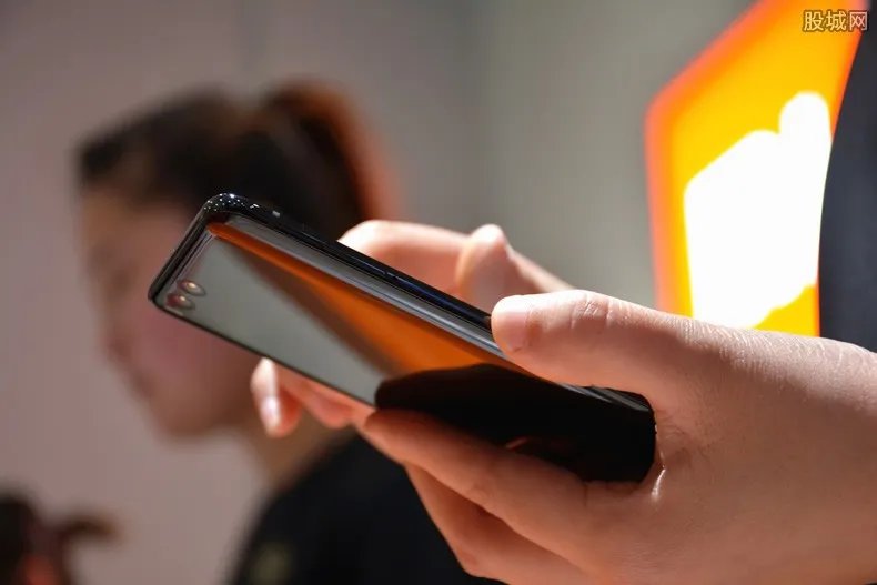 红米手机被爆自燃 红米手机为什么自燃？