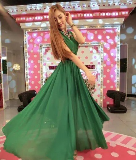 41岁台湾辣妈网络走红 童颜巨乳常被人认为是90后