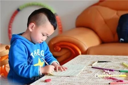 孩子注意力分散怎么办