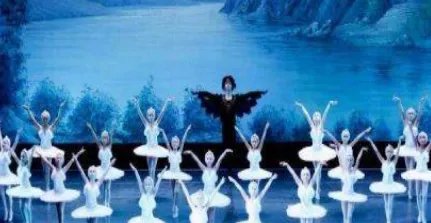 芭蕾舞剧《天鹅湖》是由谁创作的?对《天鹅湖》该如何赏析?