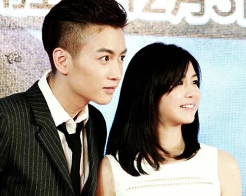 陈妍希与陈晓恋情坐实 揭秘其与赵丽颖分手原因