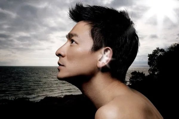 刘德华误发图秒删，竟是没有修过的照片？