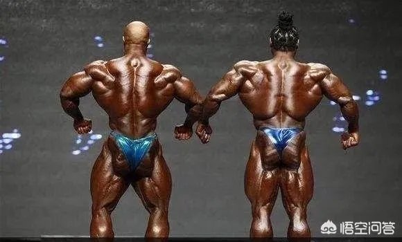 健美皇帝罗尼库尔曼最近又动手术了，难道竞技健美非得牺牲身体健康为代价嘛？