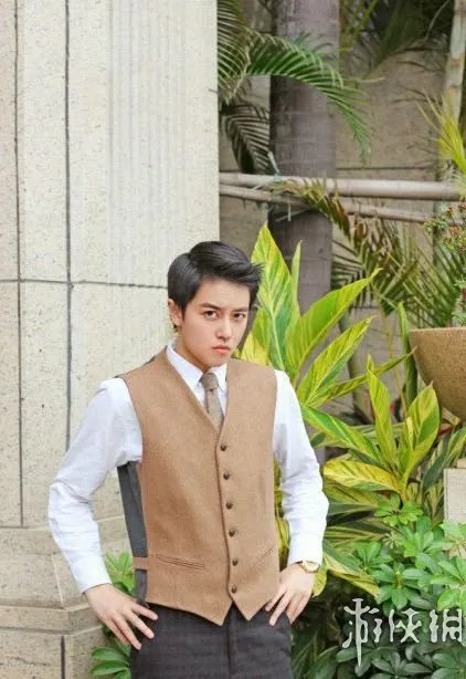 中国90后最帅女孩邢雅晨走红 帅过吴彦祖秒杀吴亦凡