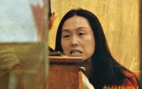 大男子成小跟班 盘点娱乐圈里的“母老虎”