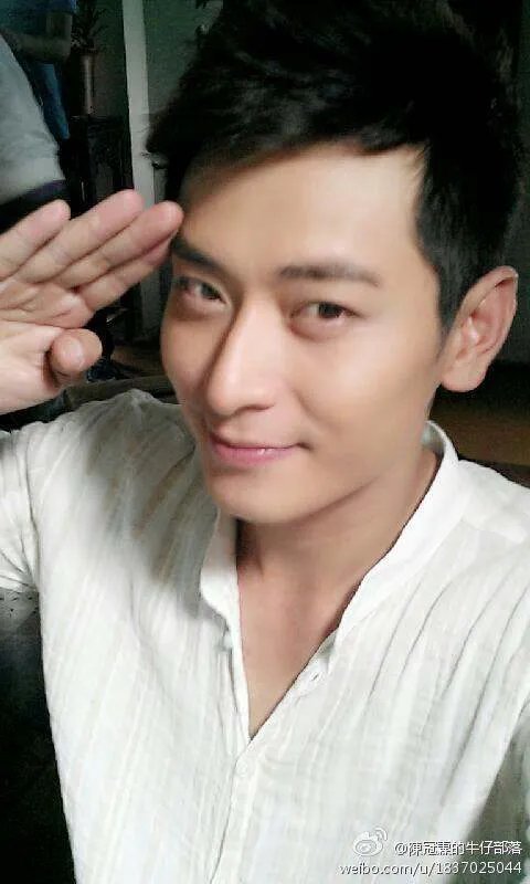 陈冠霖和何润东哪个帅（纯属娱乐）