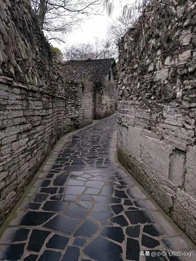 游某一地，在当地租房住一个月，然后深度游，可行吗？有何好建议？