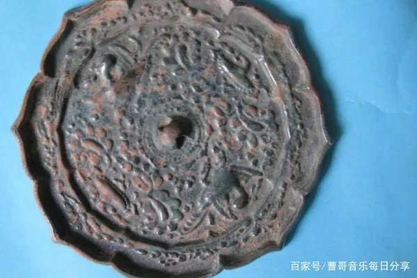 古代铜镜真的能照人吗？照出来的人像是什么样子的？