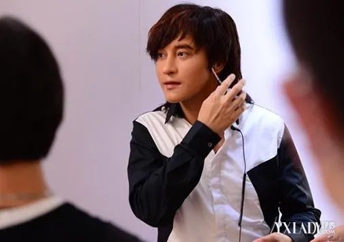 沙溢易容拍戏吻老婆胡可竟然没认出来