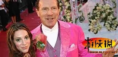 英国现最贵离婚女方获32亿 全球贵的离谱离婚案盘点