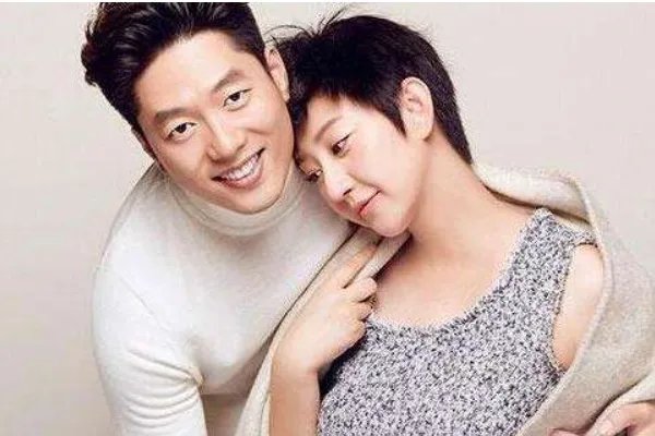 凌潇肃和姚晨为什么离婚