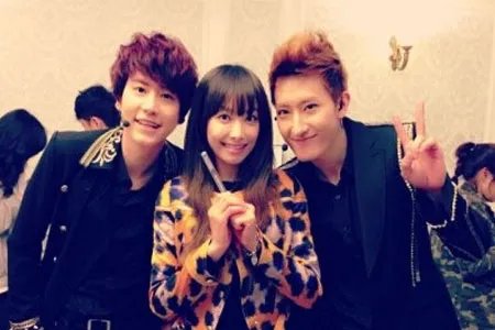 圭贤宋茜吃火锅照片曝光 两人恋情疑似被曝光