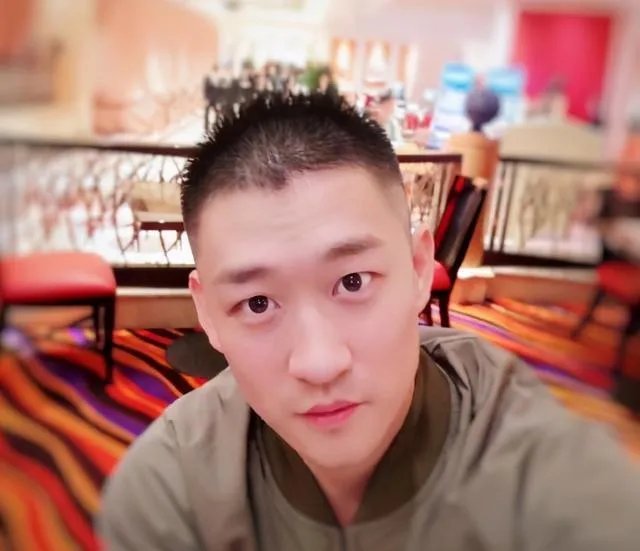 曹云金意外曝光豪宅内景,为什么会被嘲:不配为君子?