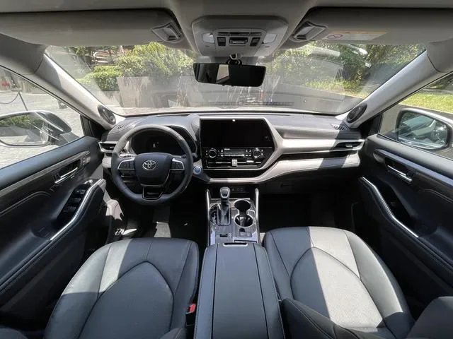 第四代新款汉兰达即将预售,皇冠陆放或将成为最大的赢家吗?