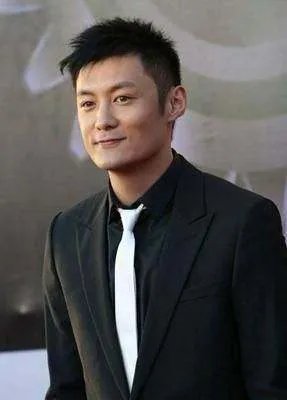 余文乐突然急删什么照片？