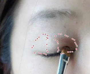 无辜大眼妆简单化妆步骤