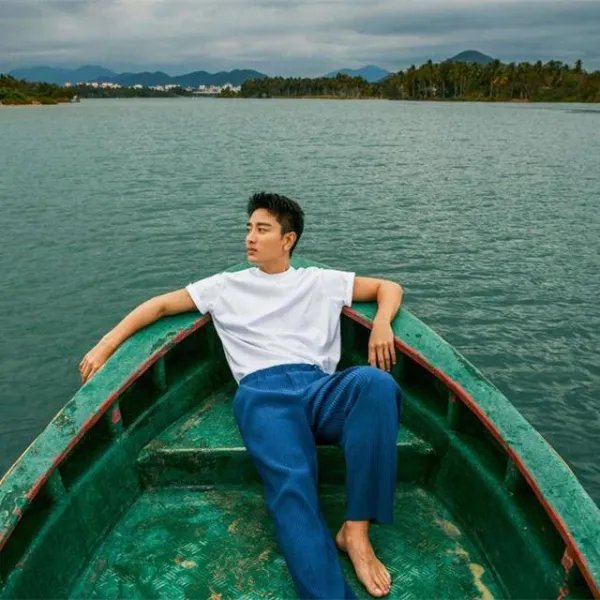 贾乃亮38岁生日写真曝光,他目前的状态如何?