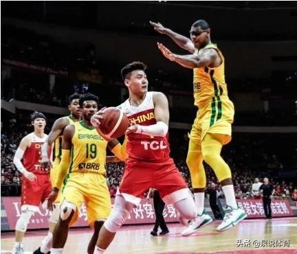 中国男篮70-73负于巴西男篮，易建联9分，赵睿13+3，怎么评价？