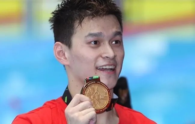 孙杨在《吐槽大会》上霸气喊话霍顿的行为，如何看待？