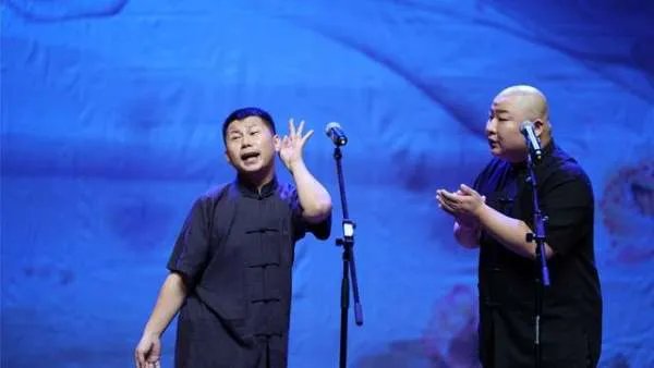 曾经在德云社红极一时的何云伟，离开德云社后，现状如何？